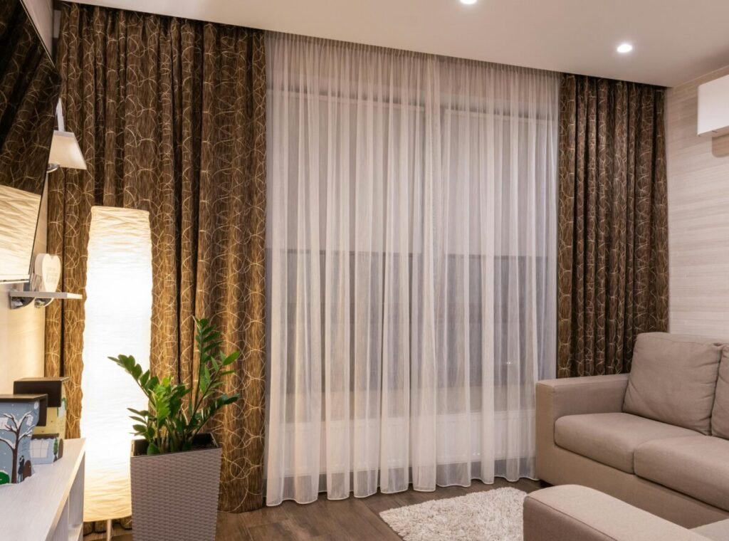 Cortinas de dupla camada para controle de iluminação